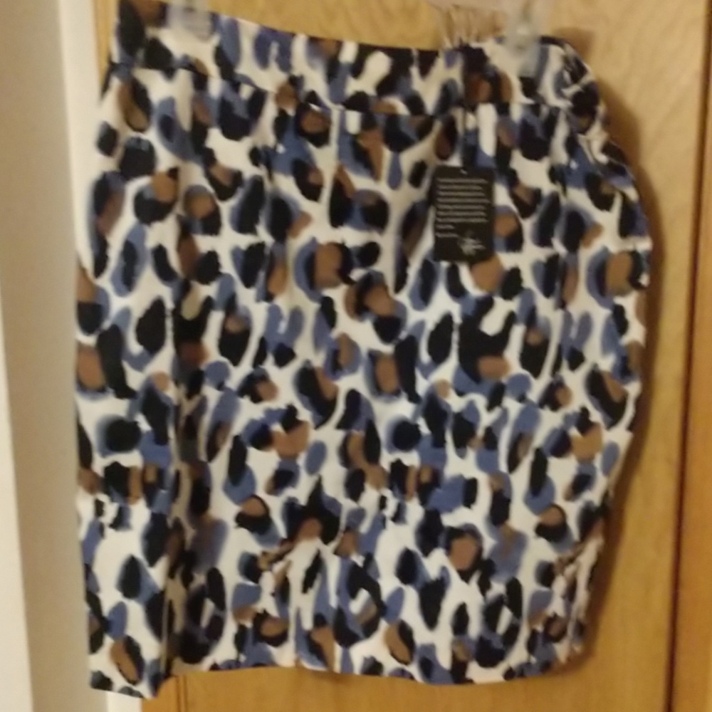 Nwt Valerie Bertinelli pencil skirt